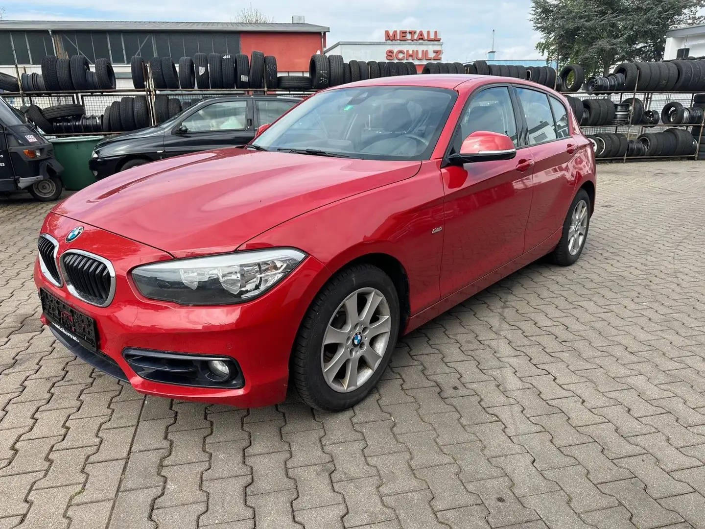 BMW 120 i Sport Line Червоний - 1