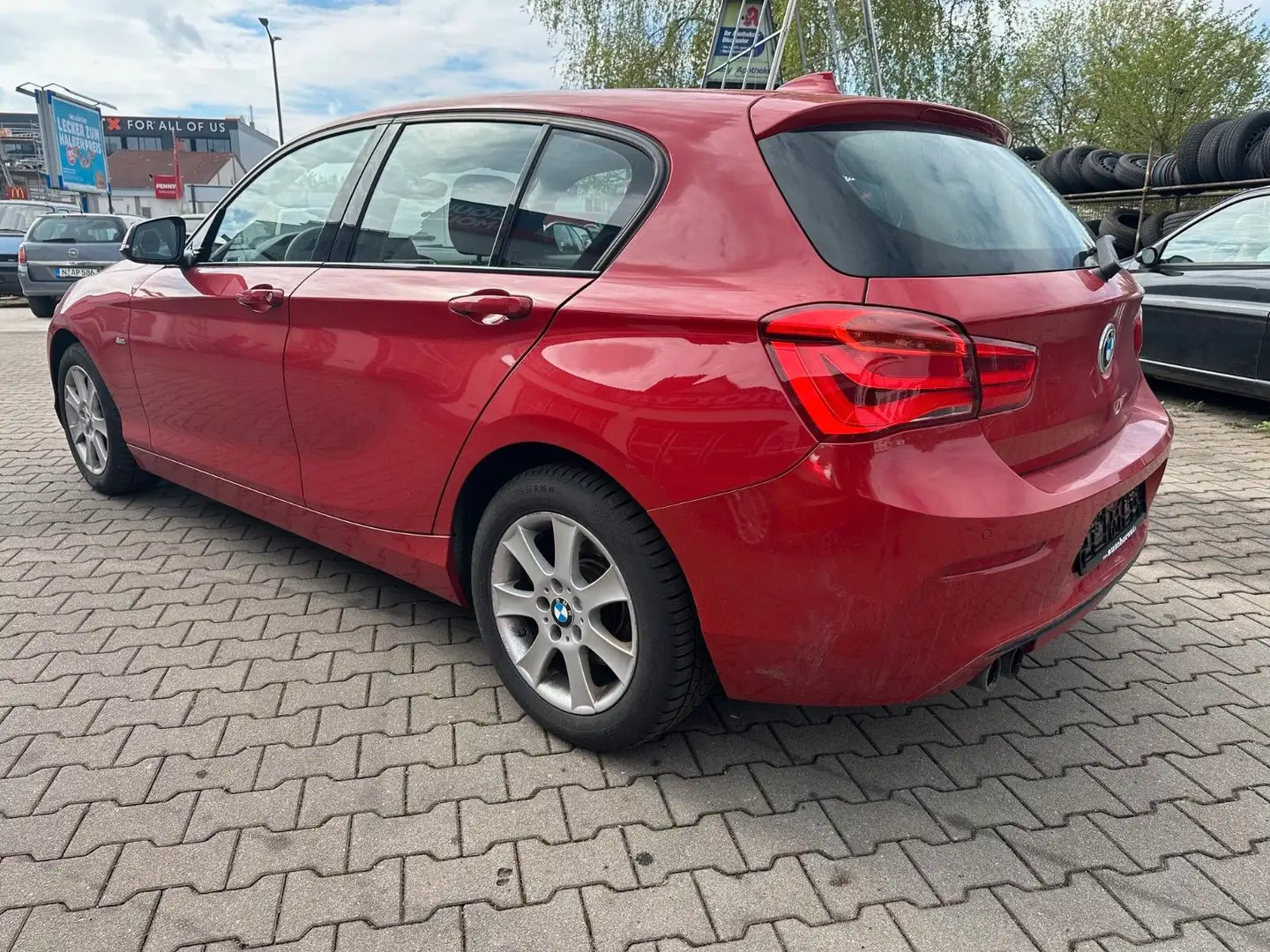 BMW 120 i Sport Line Червоний - 2