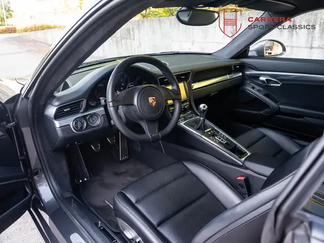 Porsche 991 view 9