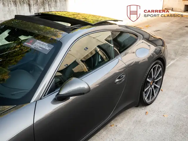 Porsche 991 view 6