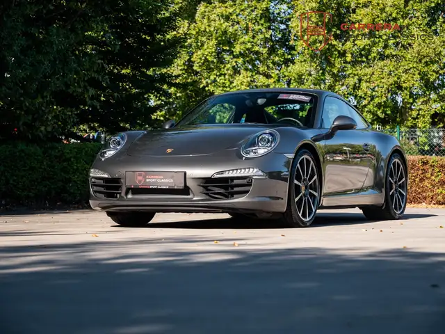 Porsche 991 view 15