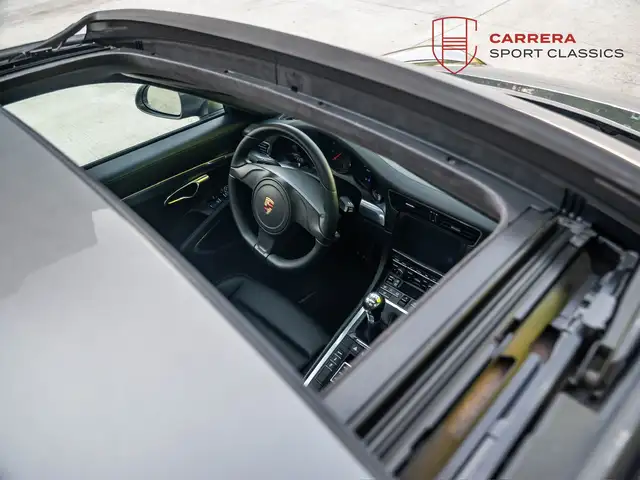 Porsche 991 view 4