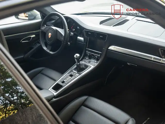 Porsche 991 view 11