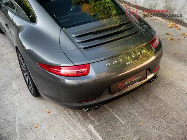 Porsche 991 view 3