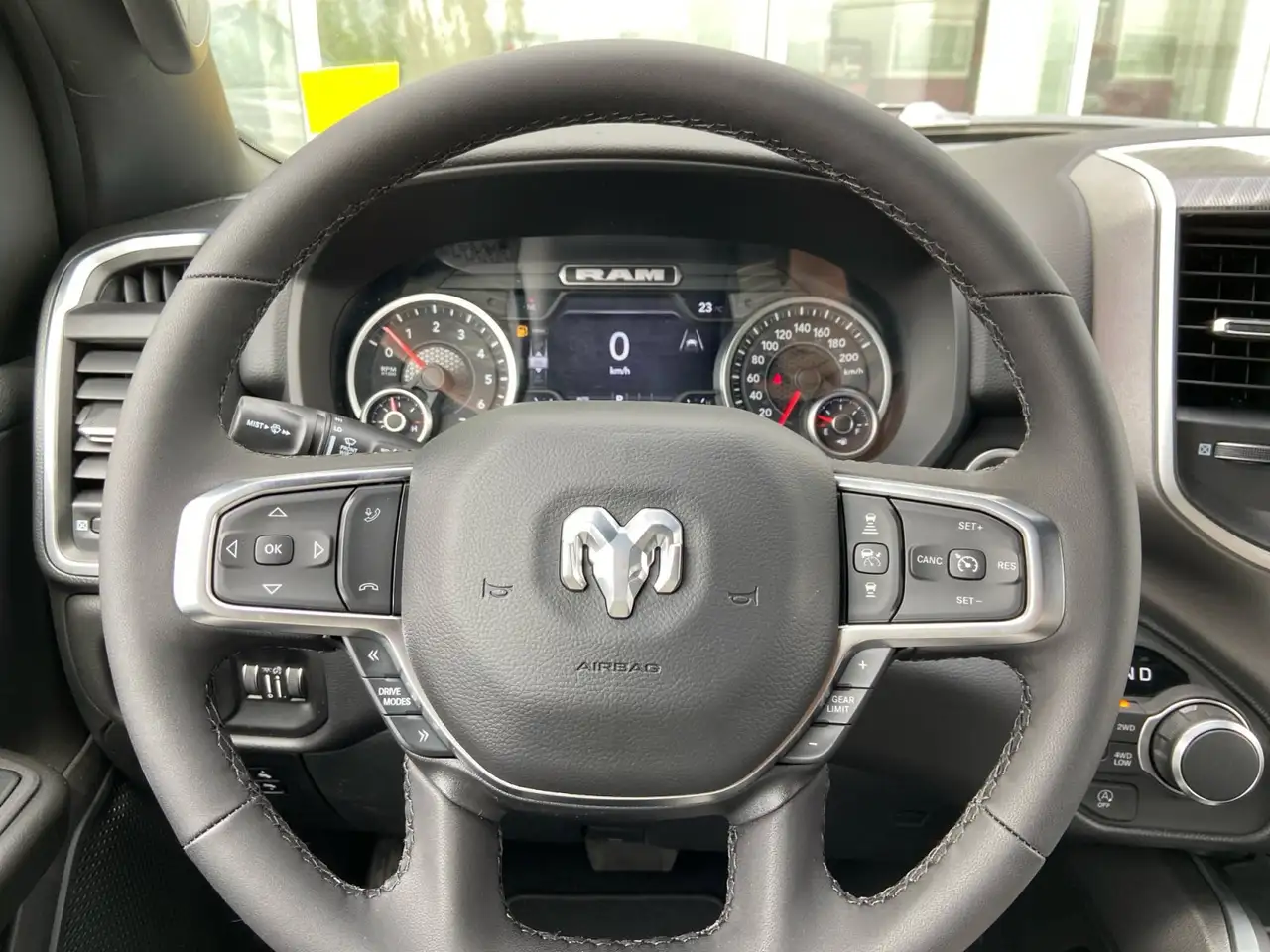 RAM 1500 снимка RAM 1500