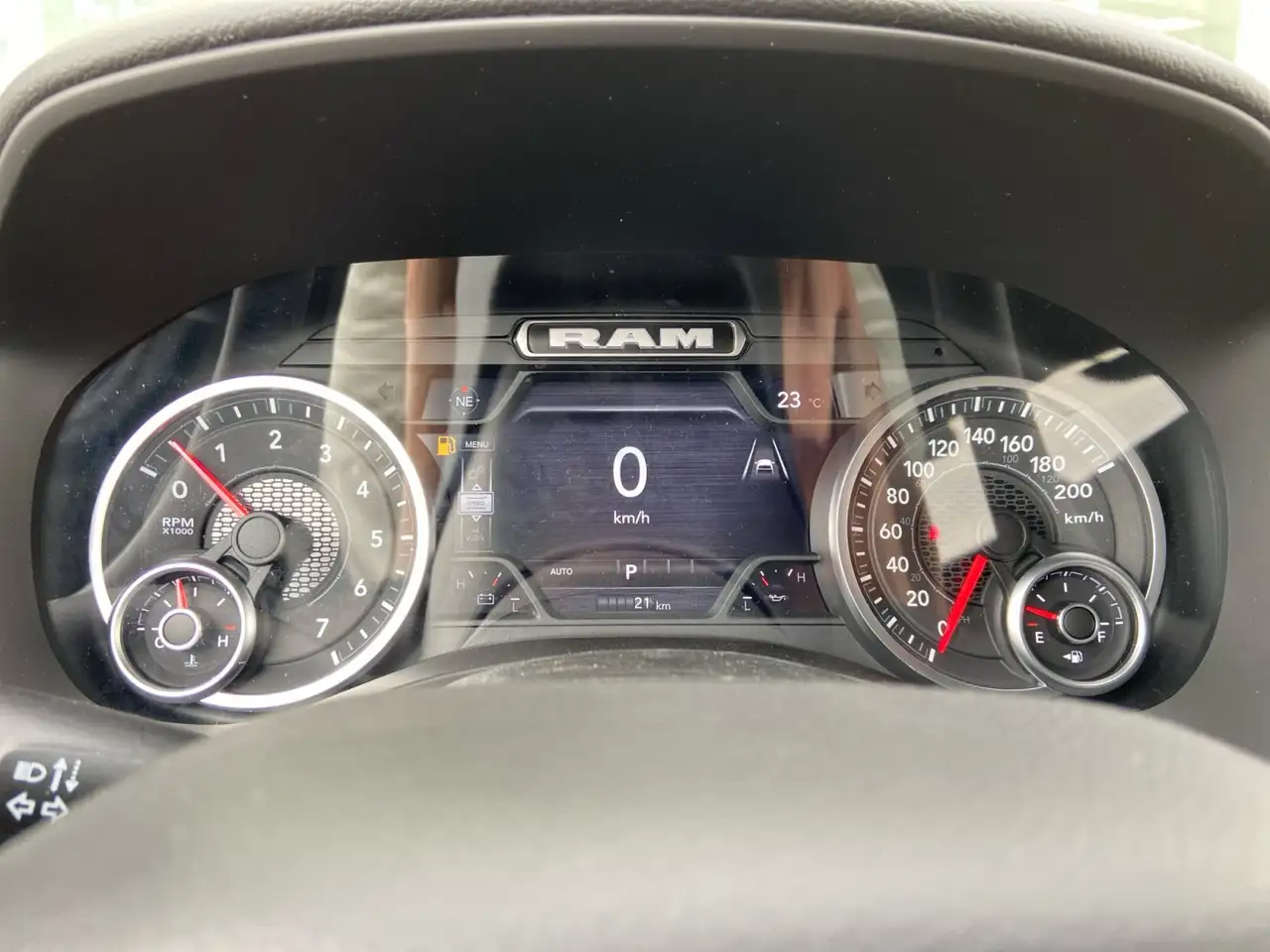 RAM 1500 снимка RAM 1500