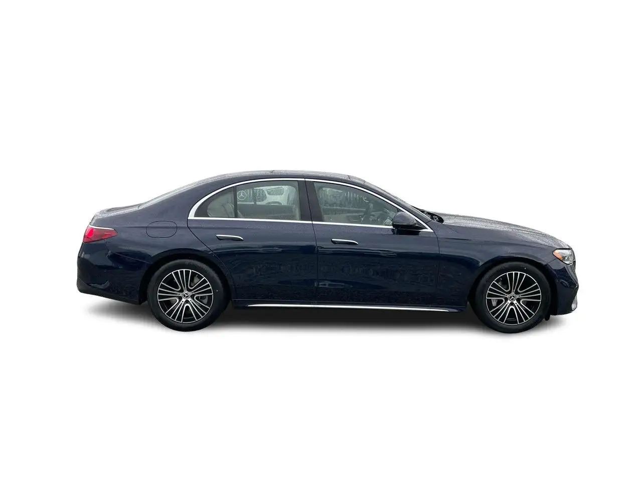 Mercedes-Benz E-Class снимка Mercedes-Benz E-Class