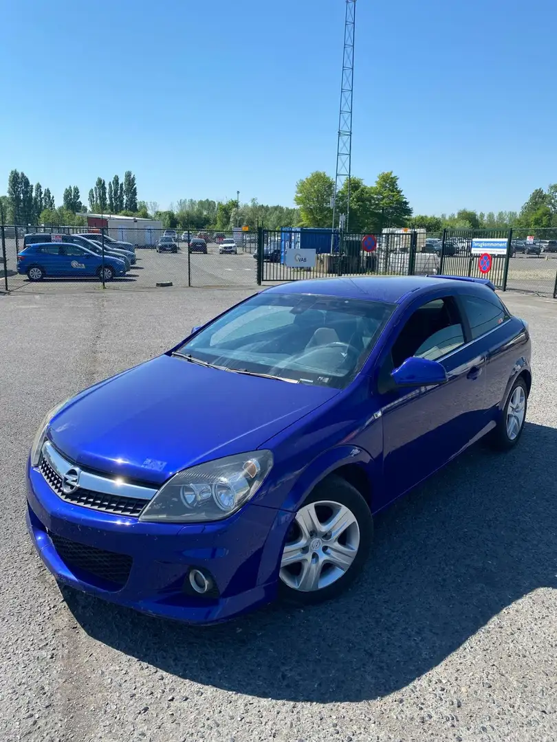 Opel Astra GTC 1.7 CDTi 2010 - 1