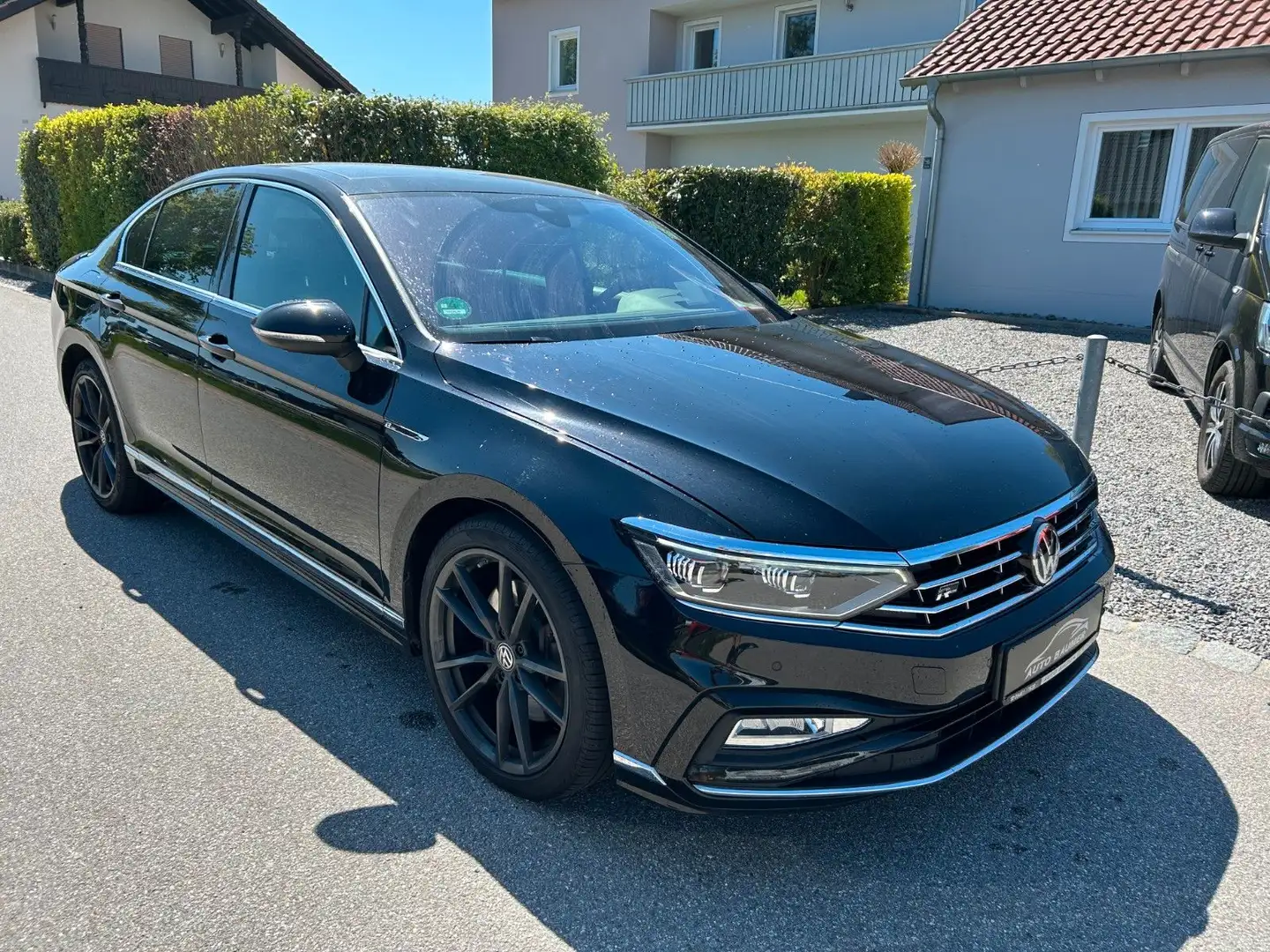 Volkswagen Passat Lim. Elegance 4Motion R-Line Sport Paket Black - 1