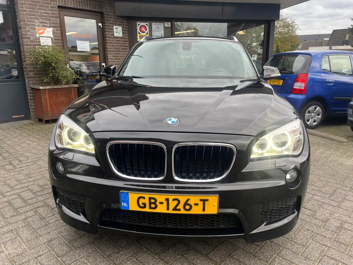 BMW X1 2.0 SDRIVE 20I High EXEC Trekhaak Schwarz - 2