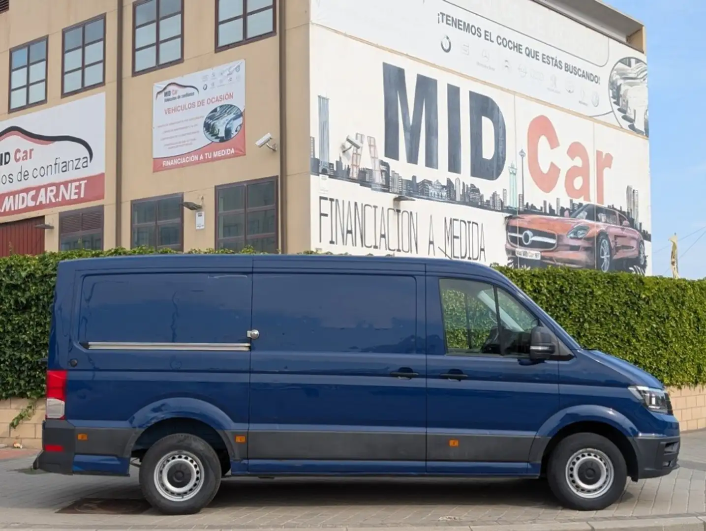 Volkswagen Crafter Furgón 2.0TDI SCR 35 BM L3H2 75kW Azul - 2
