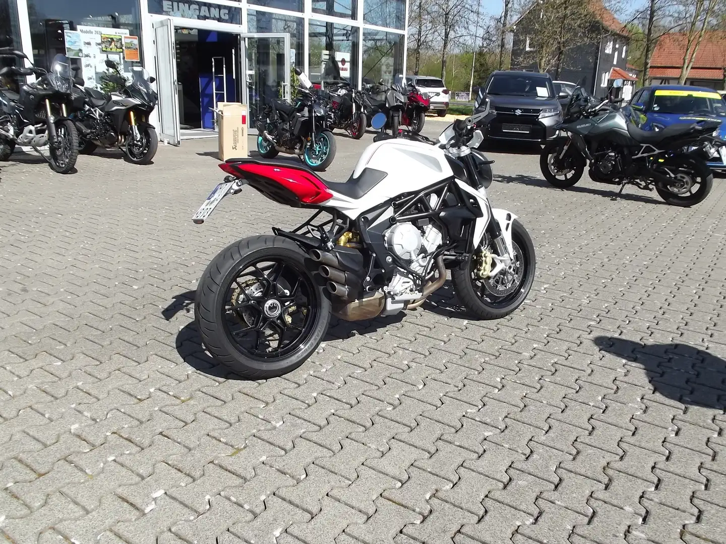 MV Agusta Brutale 800 Blanco - 2