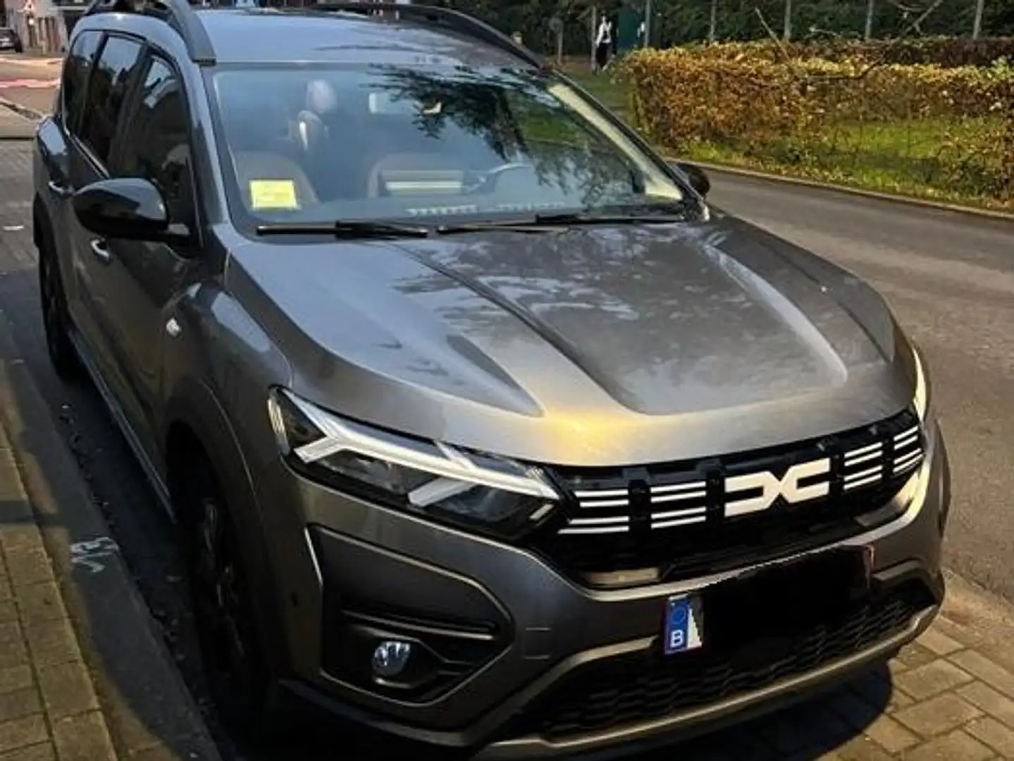 Dacia Jogger EXTREME 7places HYBRID 140 Argent - 1