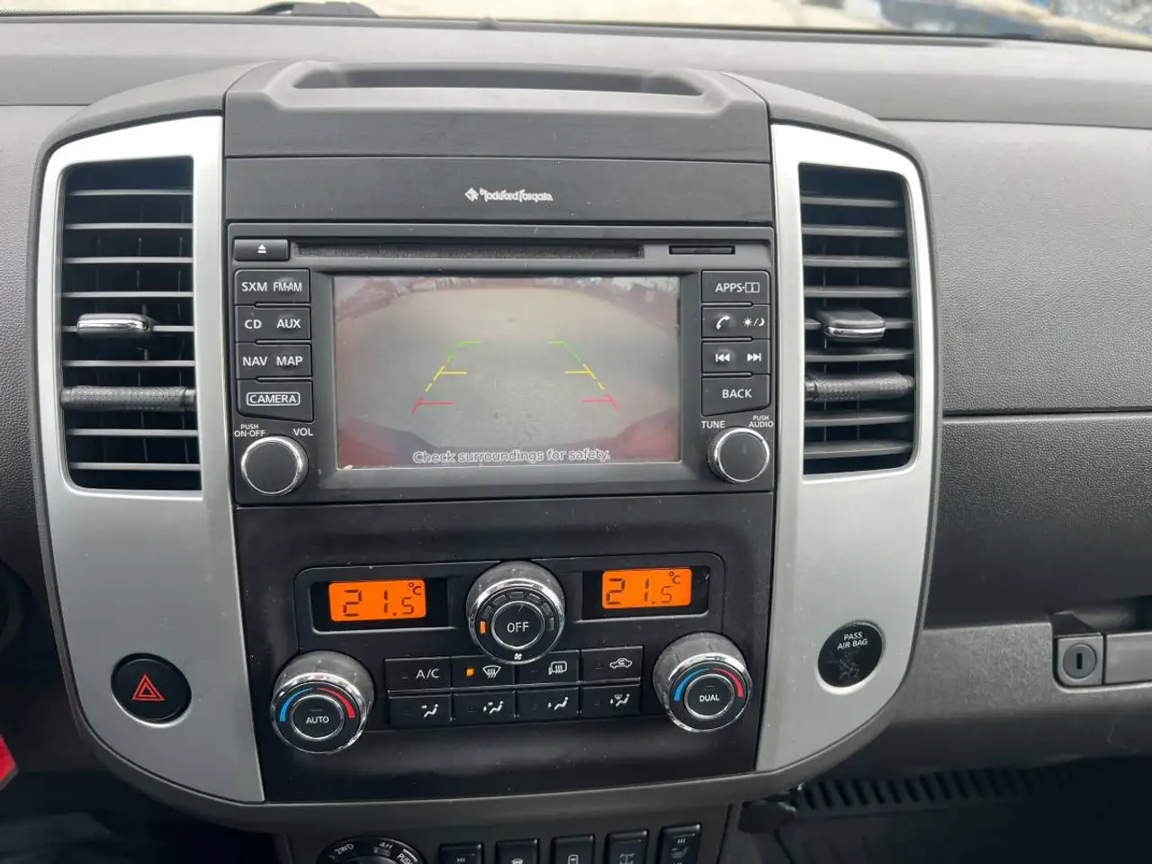 Nissan Frontier снимка Nissan Frontier