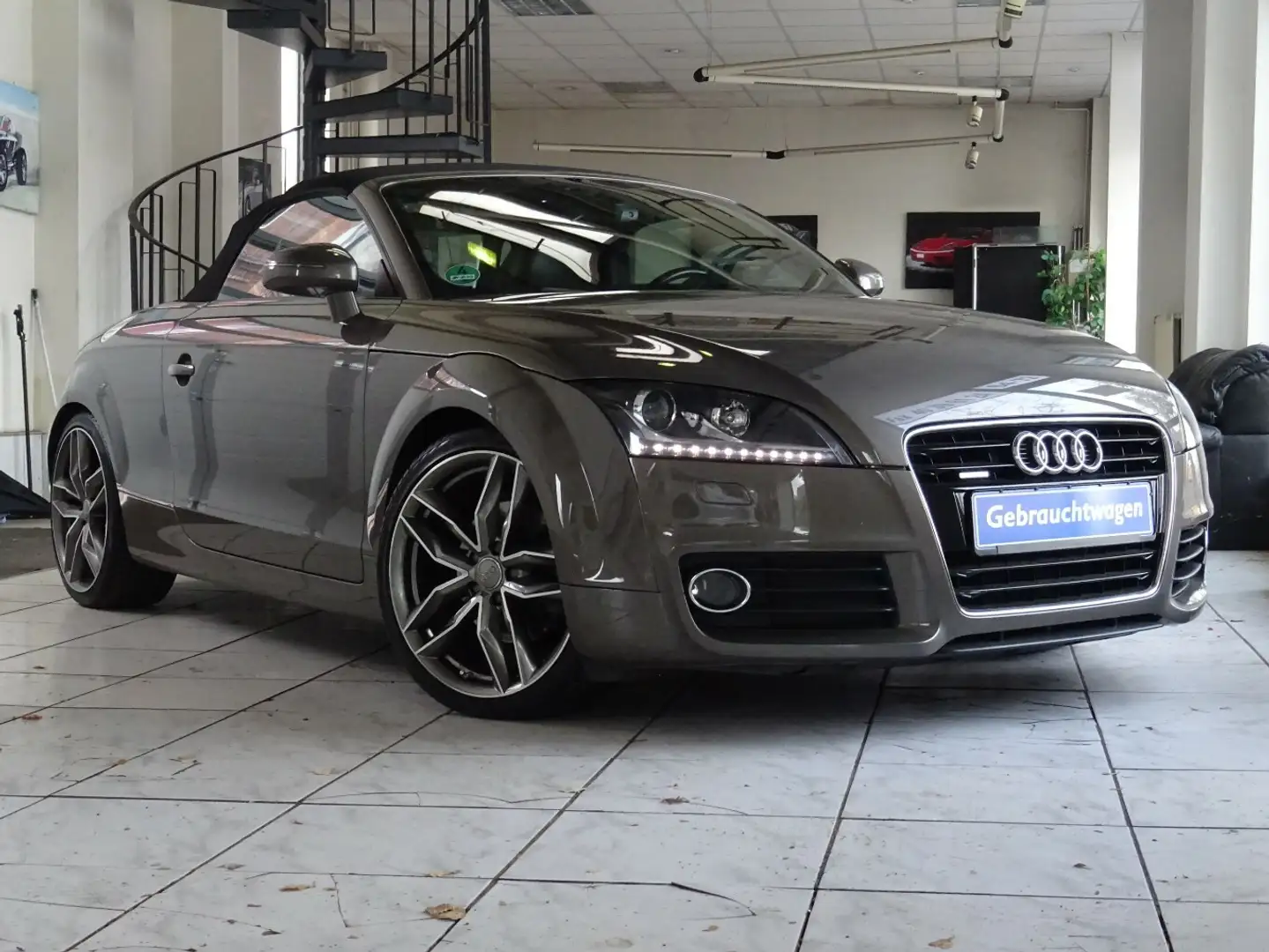 Audi TT 2.0 TFSI quattro S line S tronic 275 PS Gris - 1