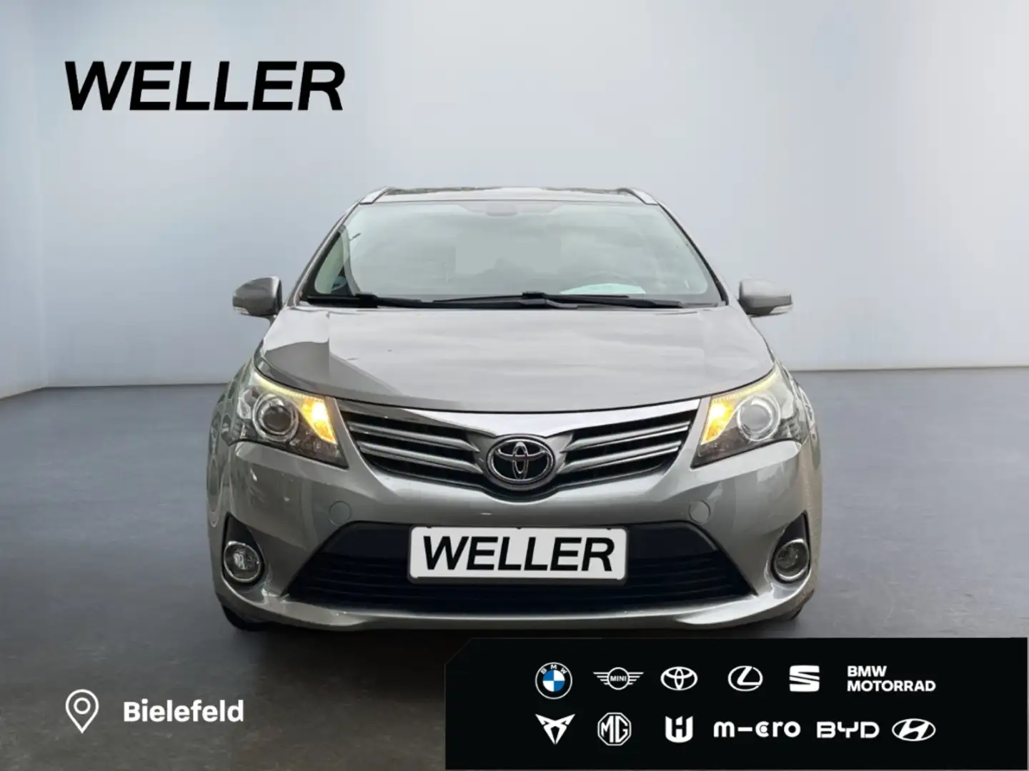 Toyota Avensis Combi 1.8 Edition (2014) *Kamera*SHZ*BT* Silber - 2