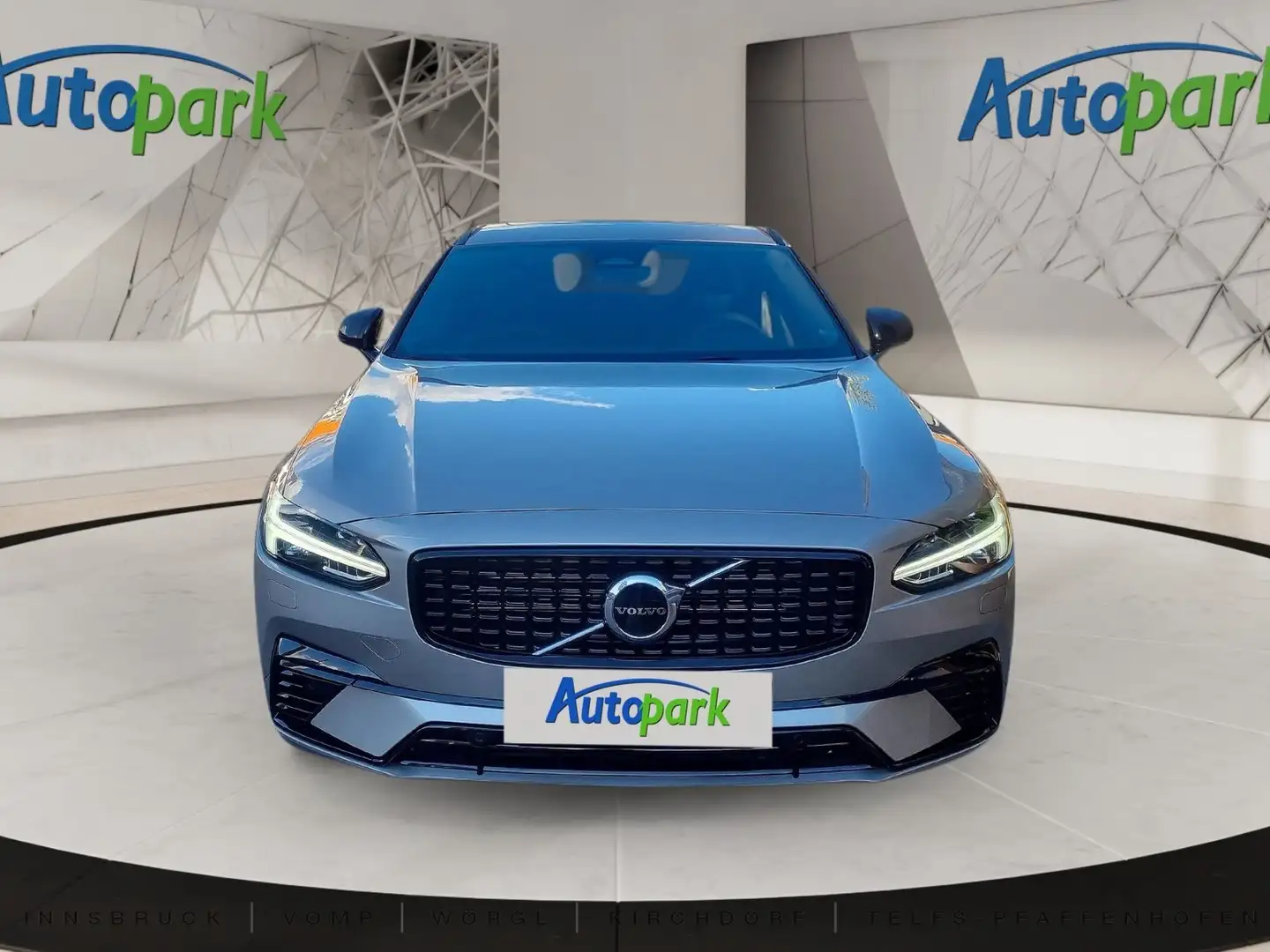 Volvo V90 T6 AWD Plug-In Hybrid Plus Dark Argent - 2