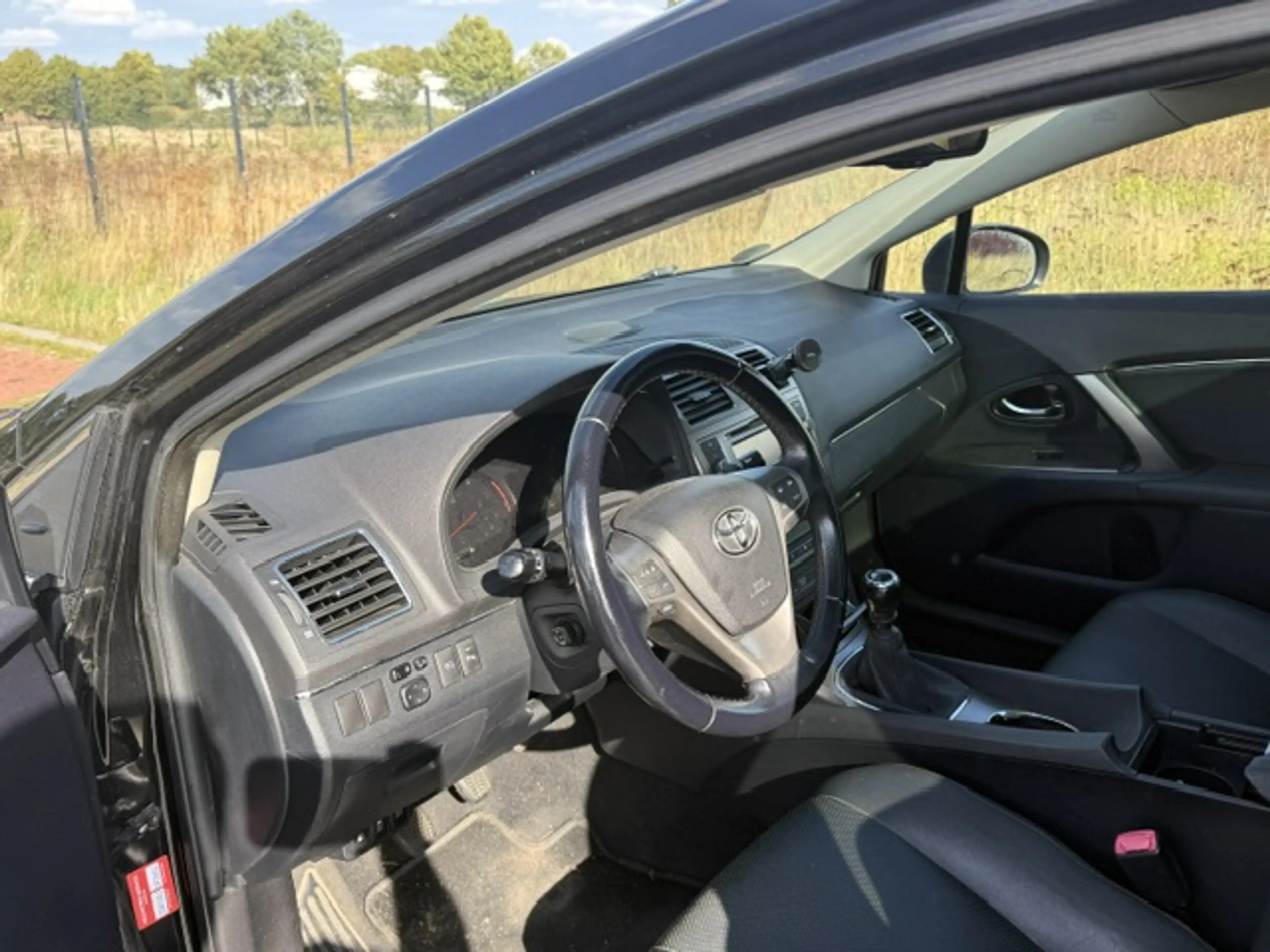 Toyota Avensis Executive+ — photo 14