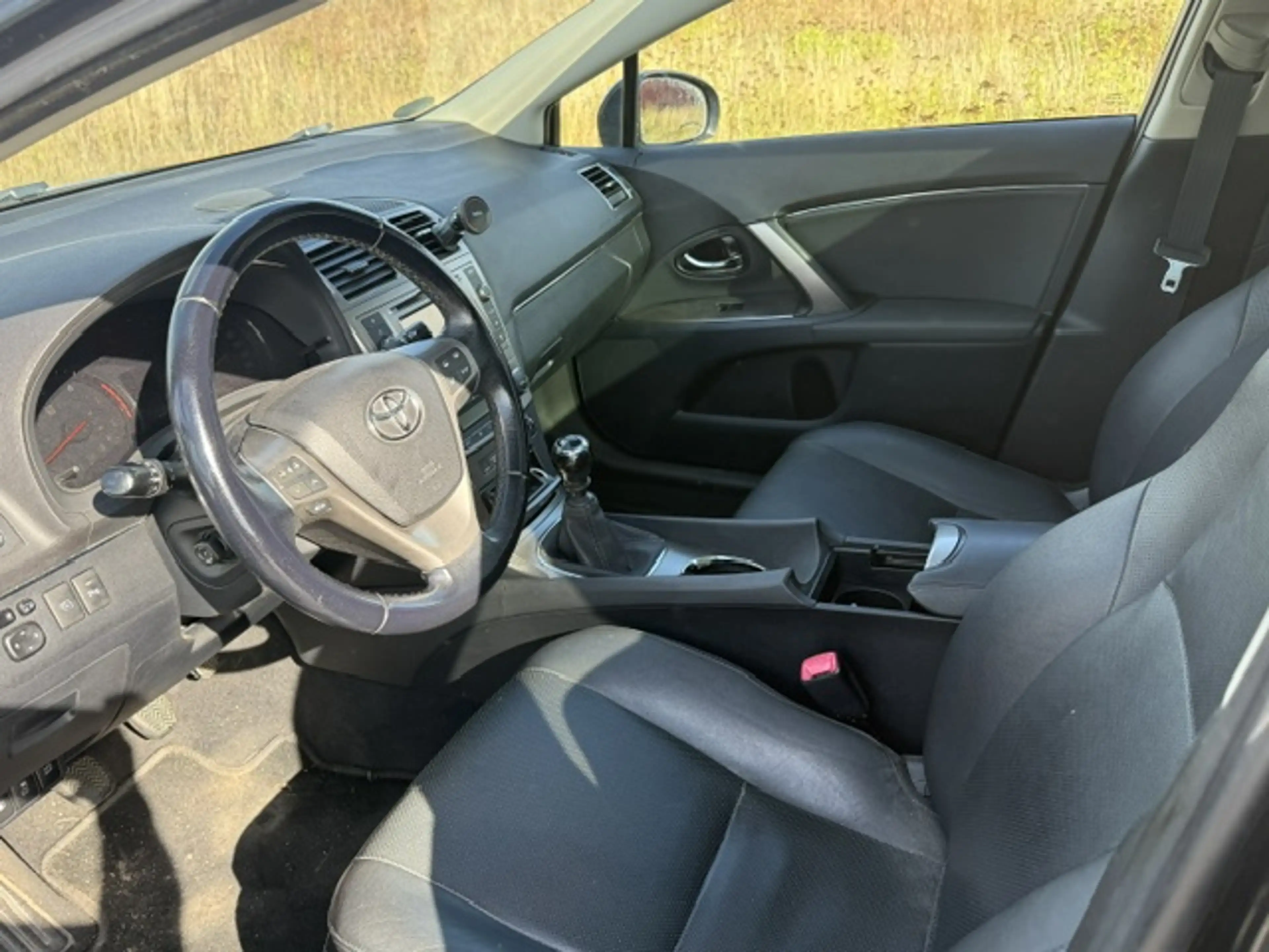 Toyota Avensis Executive+ — photo 13