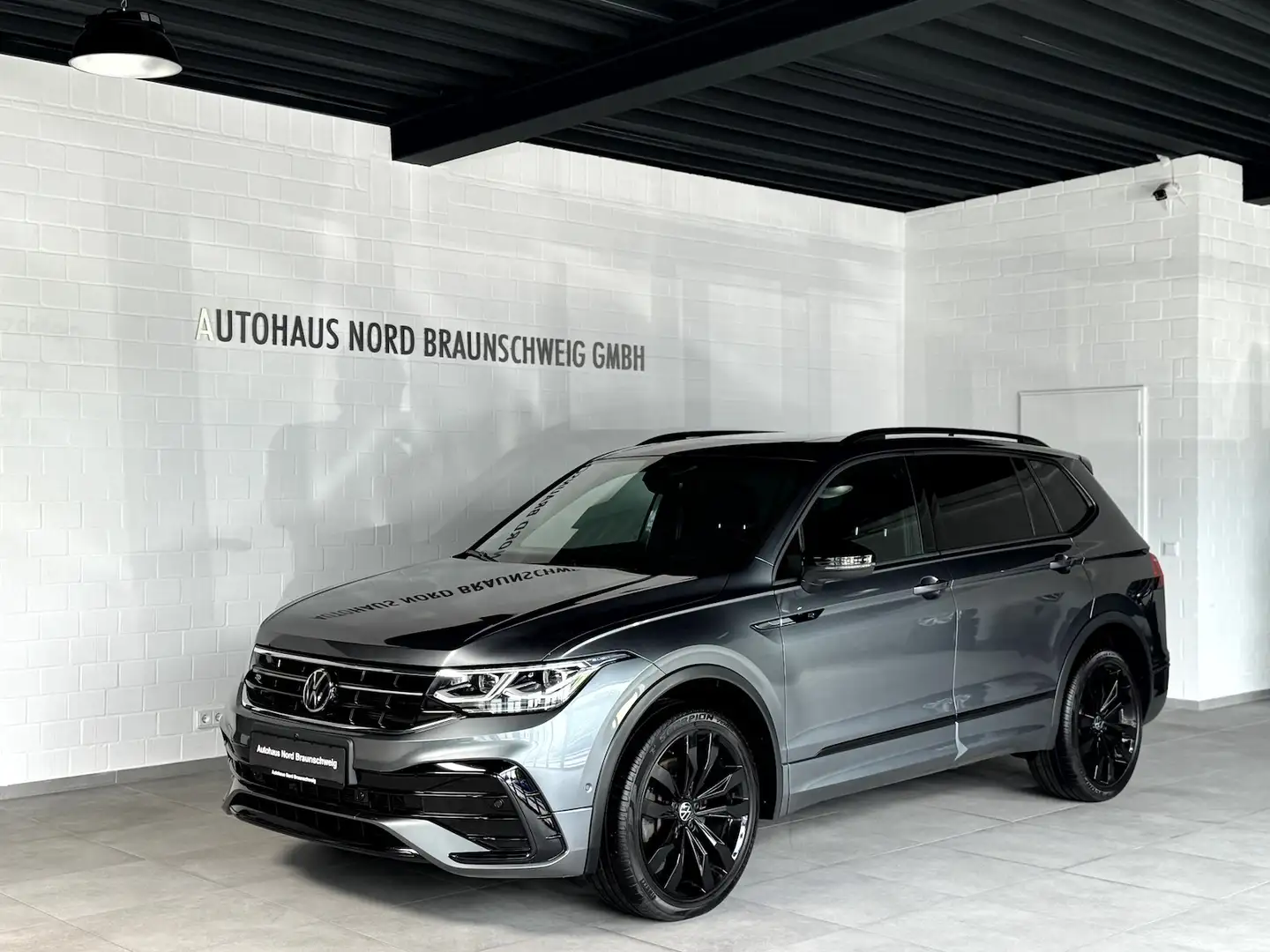 Volkswagen Tiguan Allspace 2.0 TDI R Line*BlackStyle*Pano* Grau - 1