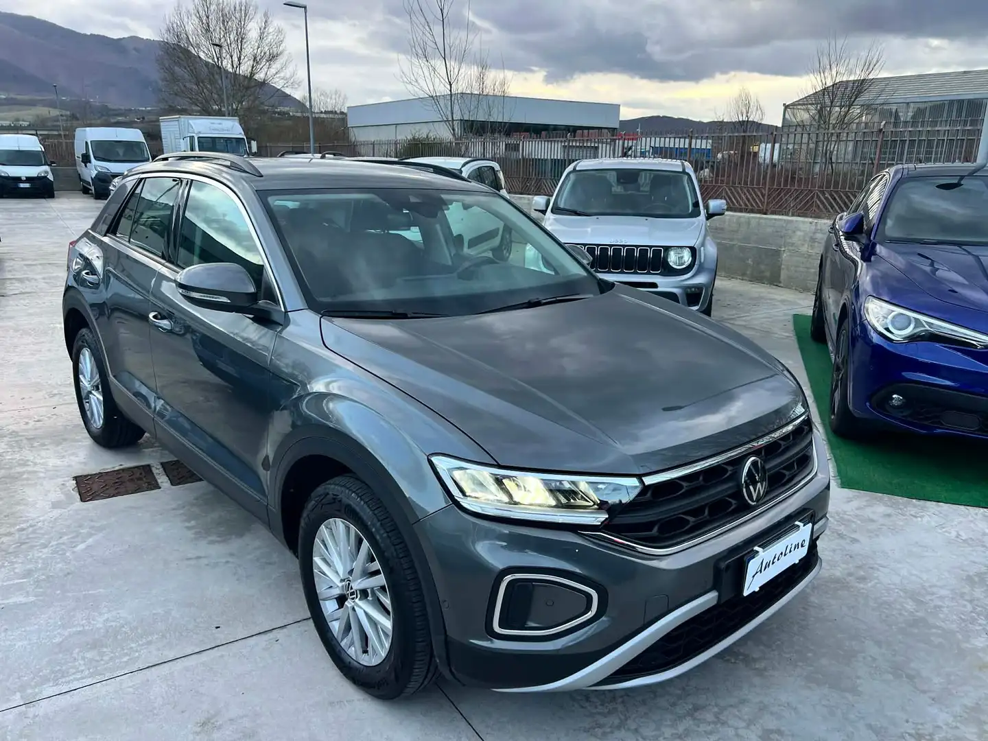 Volkswagen T-Roc 2.0 tdi 115cv 6MARCE -CARPLAY-FULL LED Grigio - 1