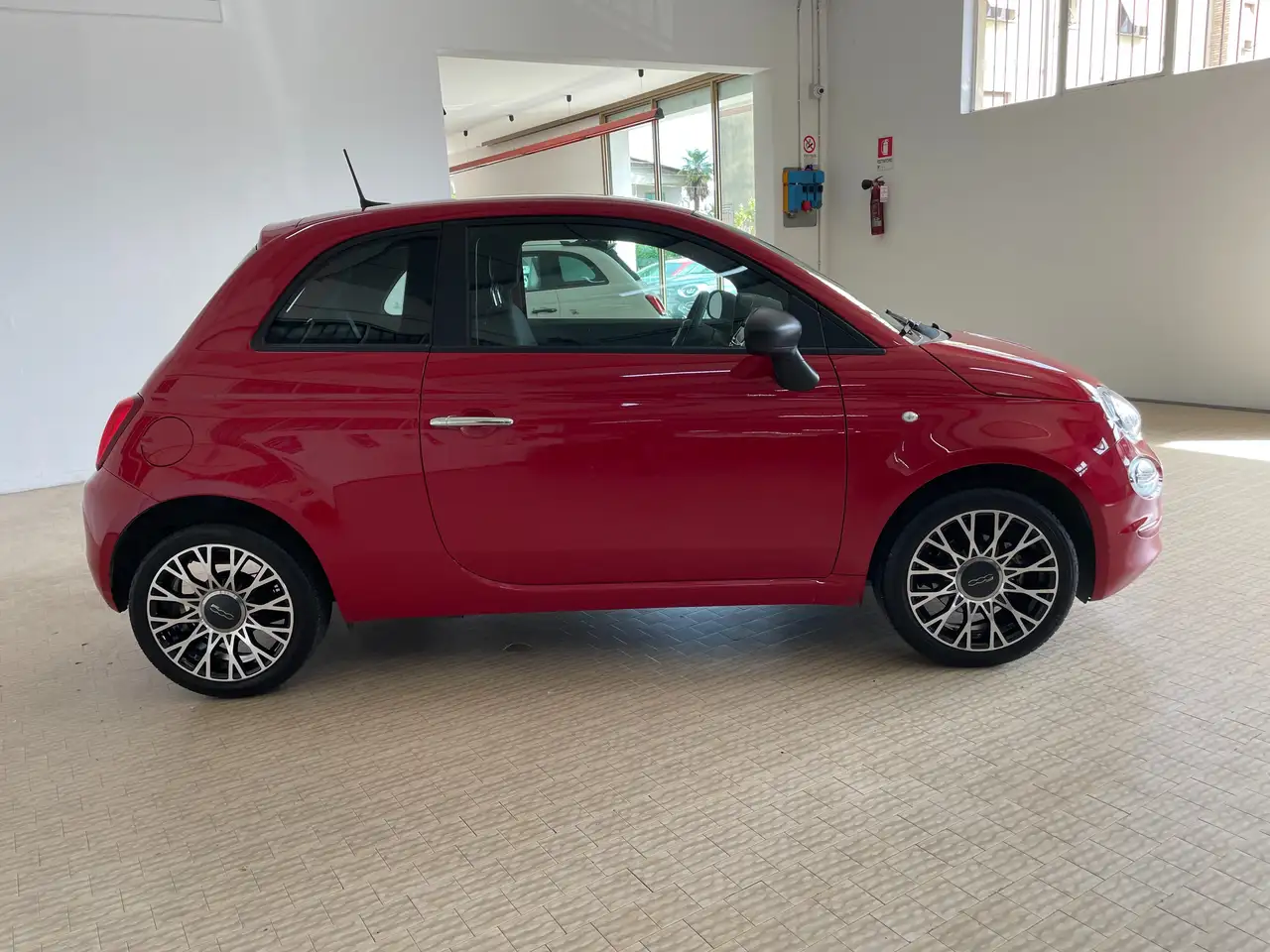 Fiat 500 1.0 hybrid 70cv 2024 Cerchi 16"+Sensori +Fendi 9