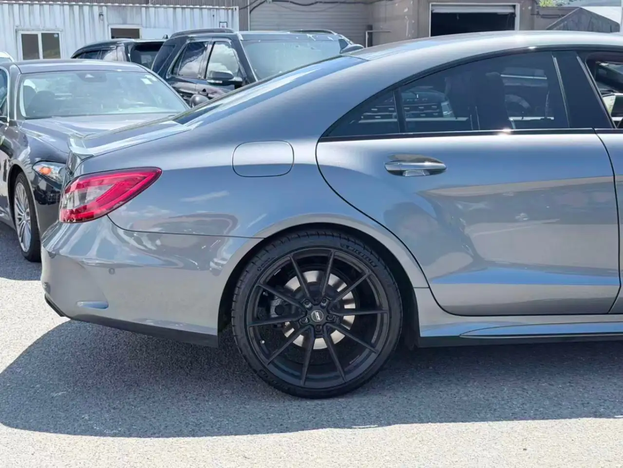 Mercedes-Benz CLS снимка Mercedes-Benz CLS