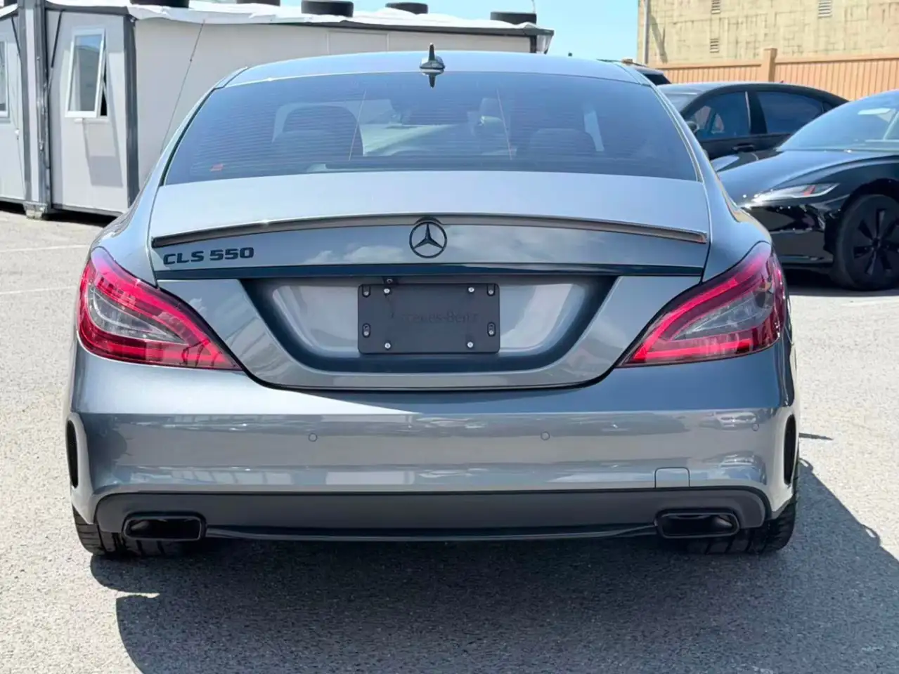Mercedes-Benz CLS снимка Mercedes-Benz CLS