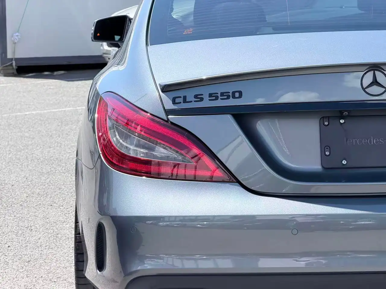 Mercedes-Benz CLS снимка Mercedes-Benz CLS