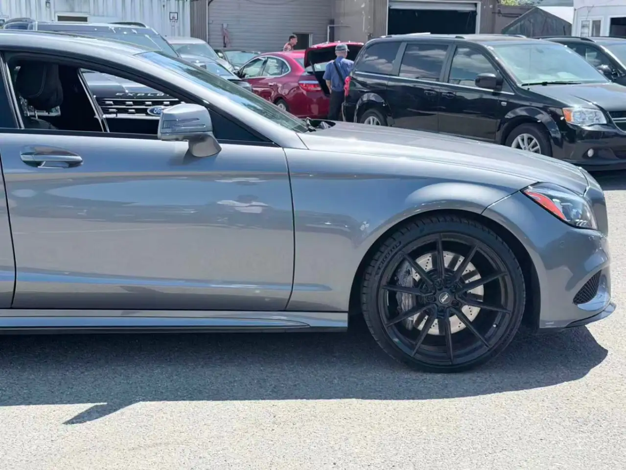 Mercedes-Benz CLS снимка Mercedes-Benz CLS