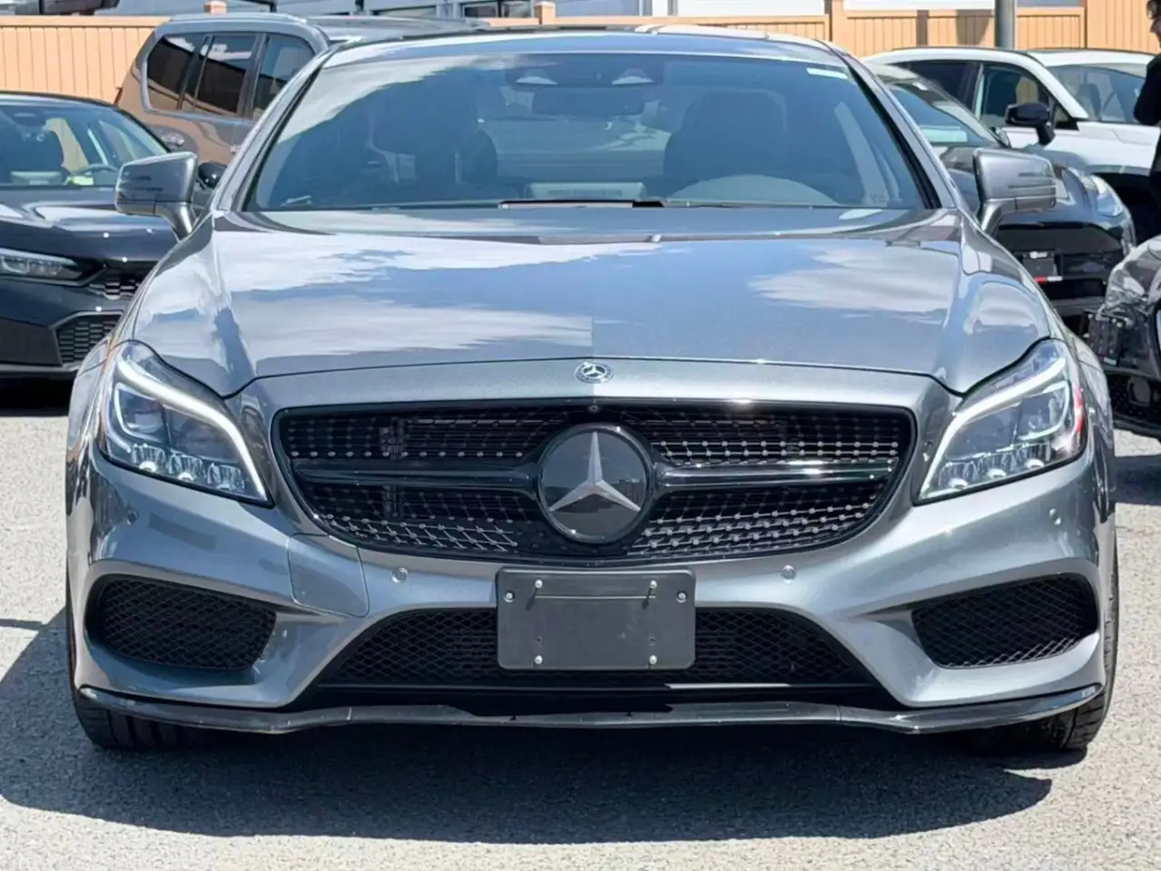 Mercedes-Benz CLS снимка Mercedes-Benz CLS