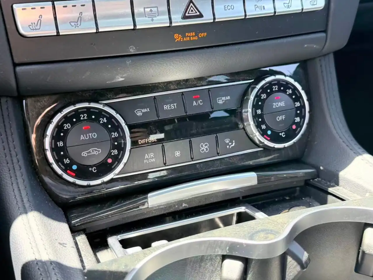 Mercedes-Benz CLS снимка Mercedes-Benz CLS