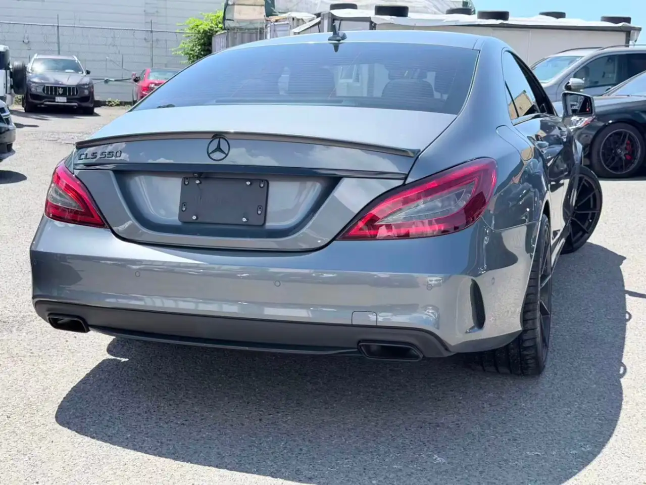 Mercedes-Benz CLS снимка Mercedes-Benz CLS