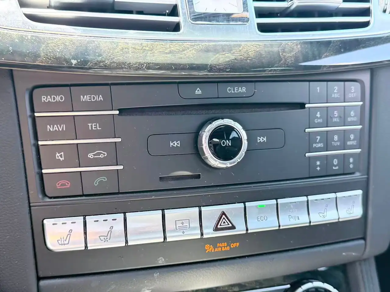 Mercedes-Benz CLS снимка Mercedes-Benz CLS