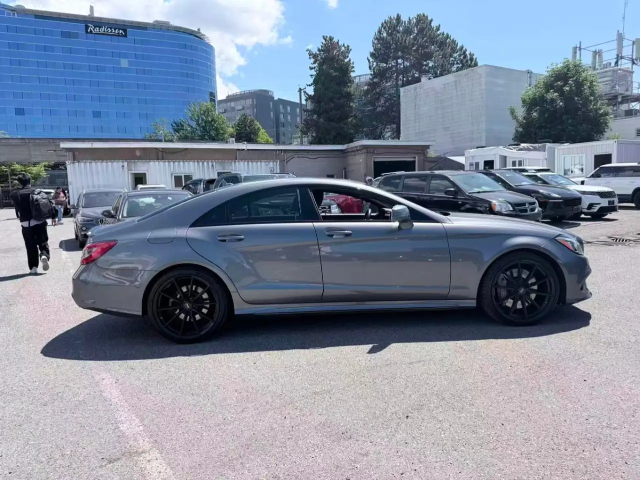 Mercedes-Benz CLS снимка Mercedes-Benz CLS