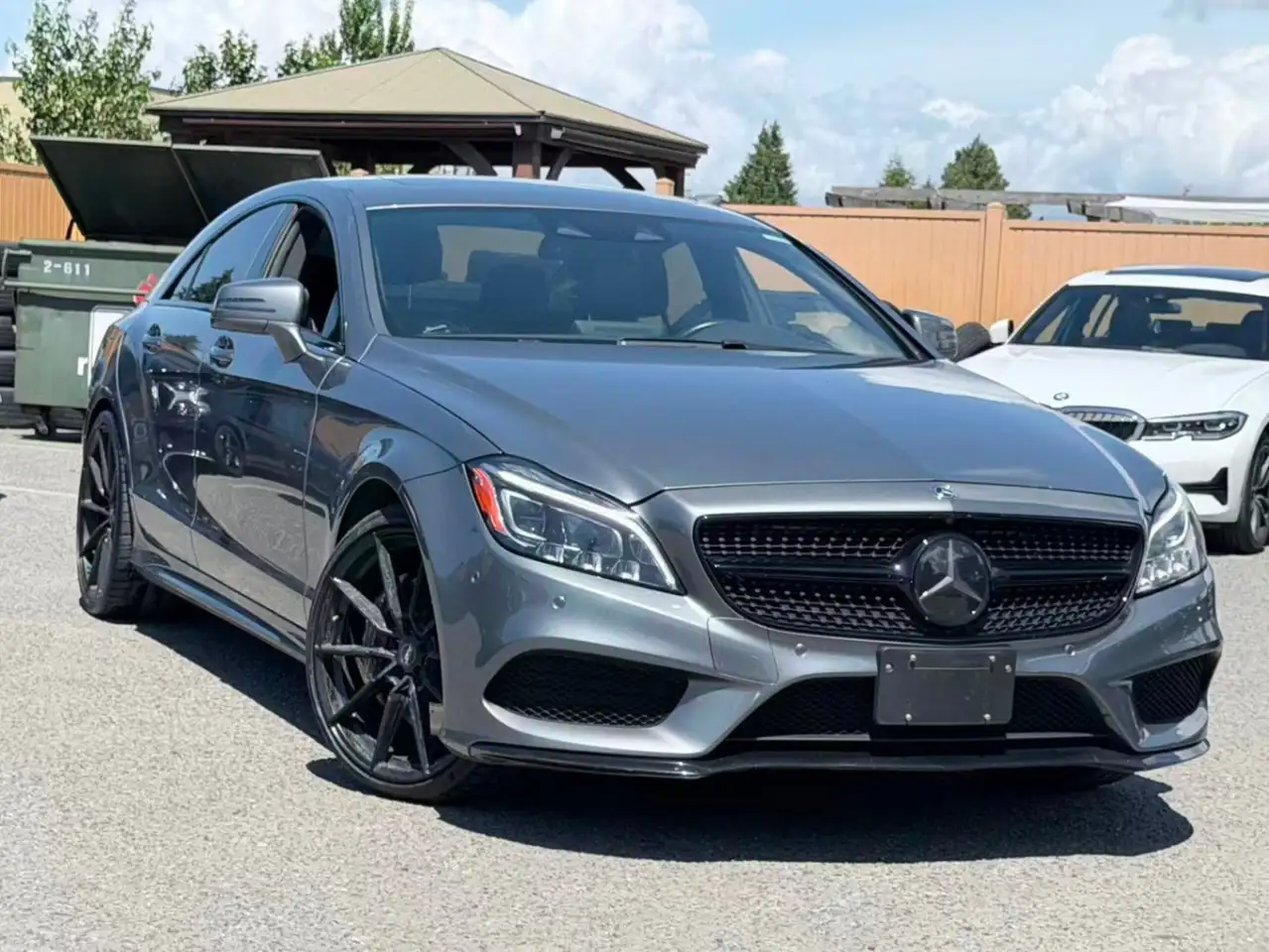 Mercedes-Benz CLS снимка Mercedes-Benz CLS
