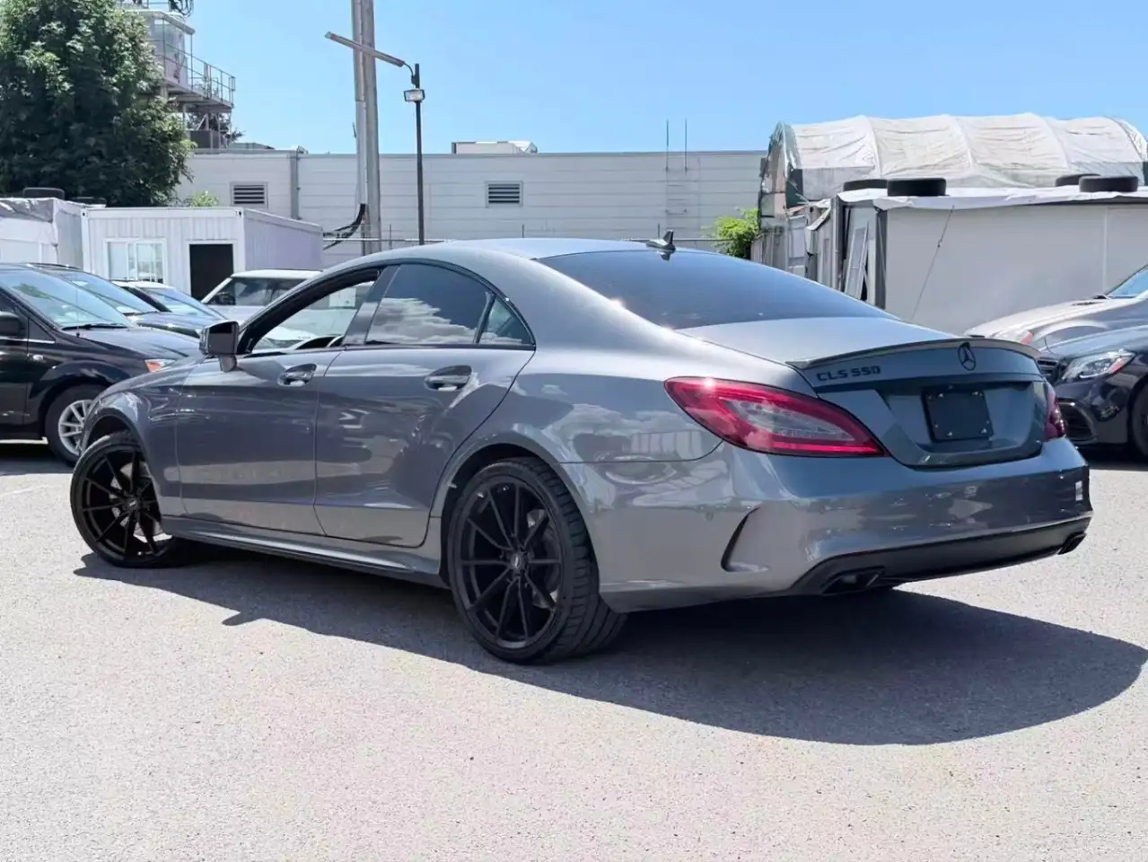 Mercedes-Benz CLS снимка Mercedes-Benz CLS