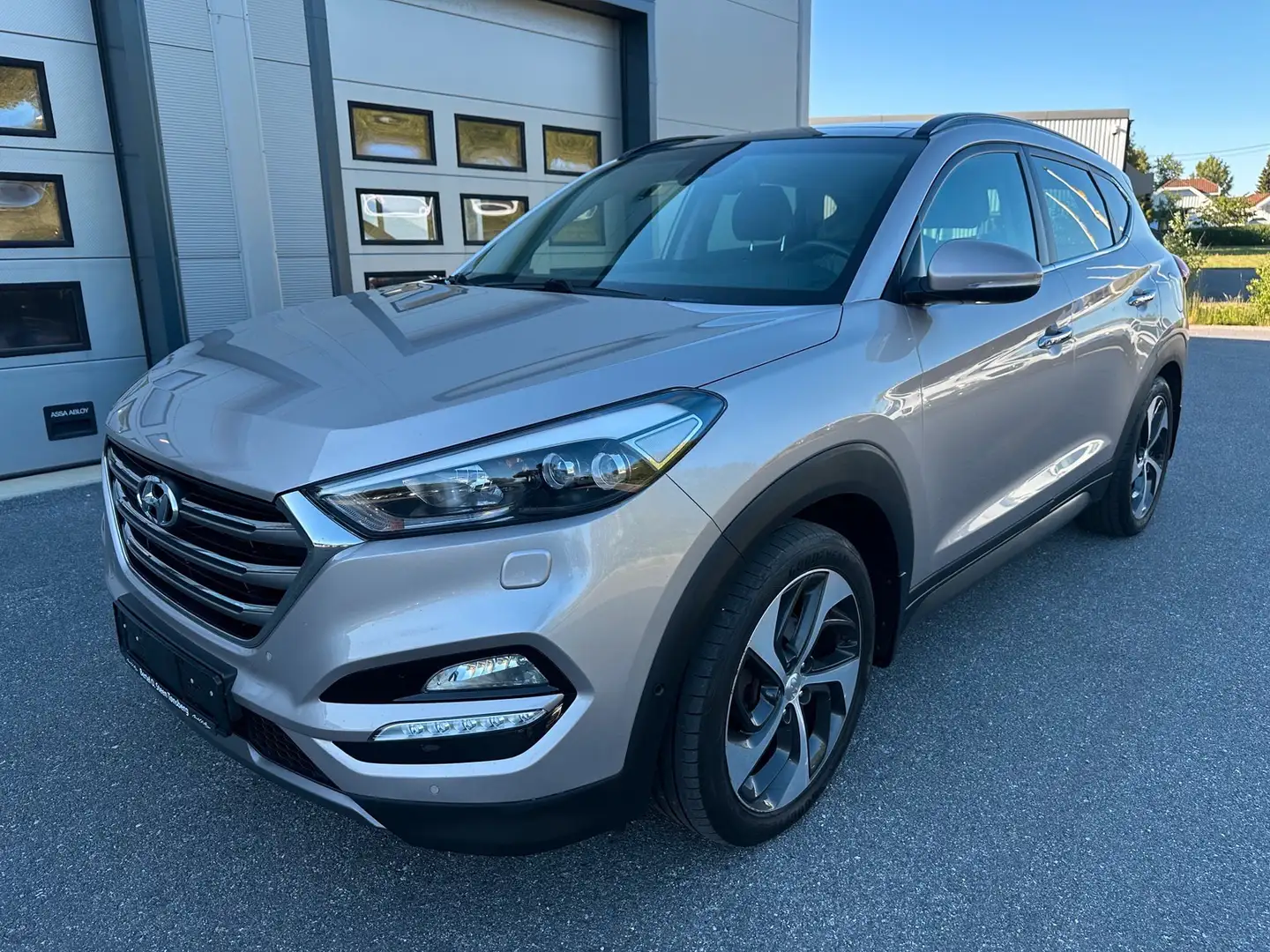 Hyundai TUCSON 2.0 CRDi 185 4WD Creative A - 1