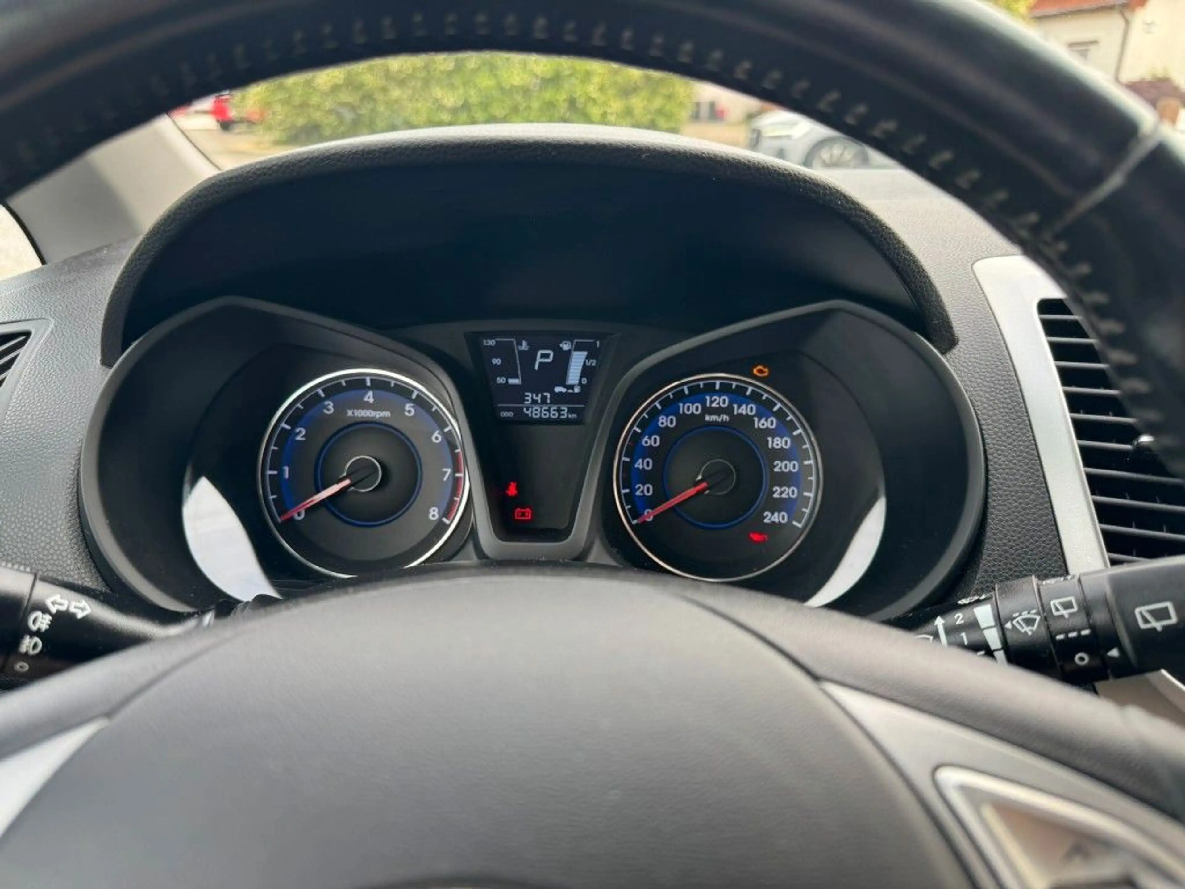 Hyundai iX20 Style Automatik / ALLWETTERREIFEN — photo 14