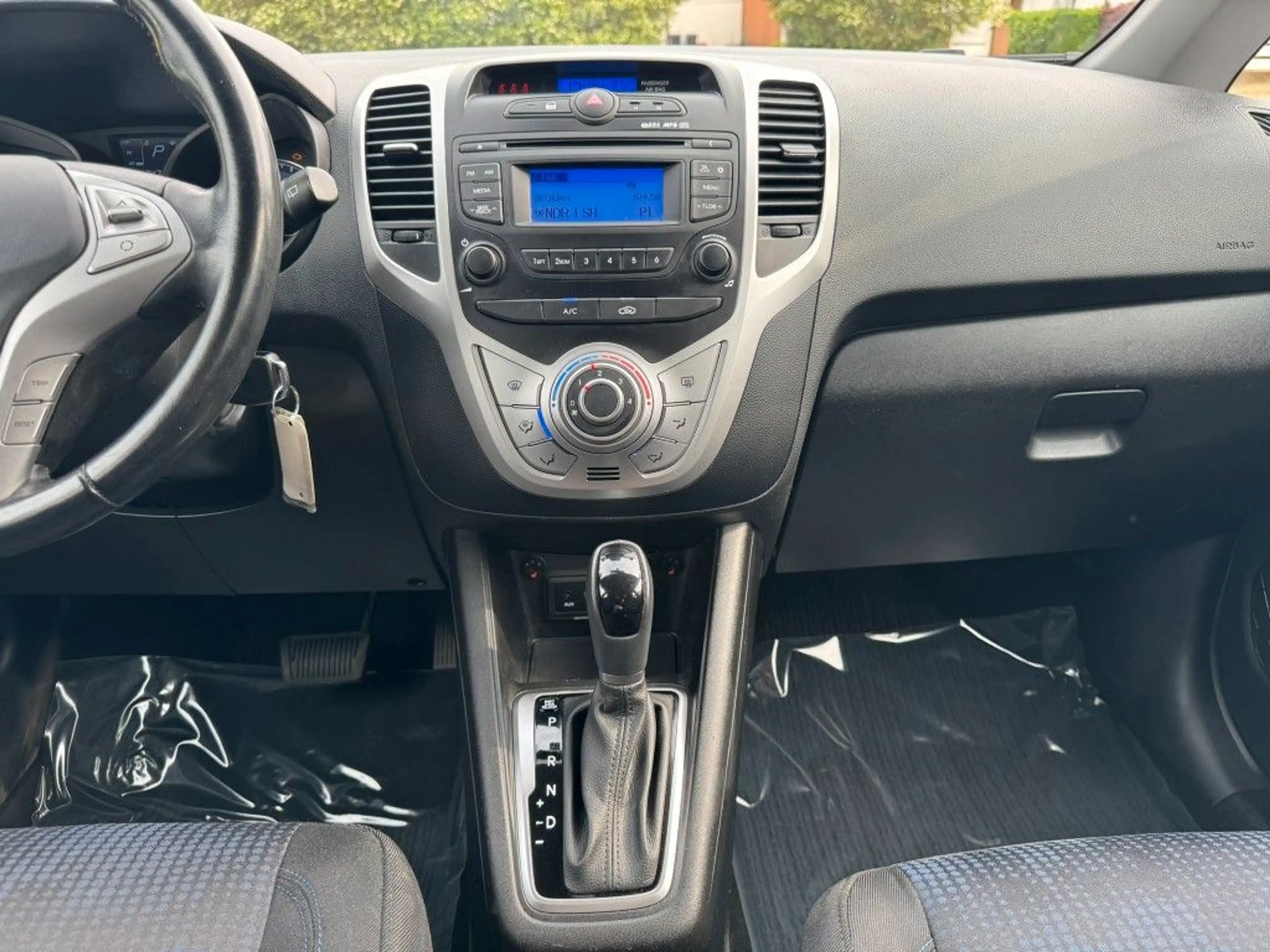 Hyundai iX20 Style Automatik / ALLWETTERREIFEN — photo 15