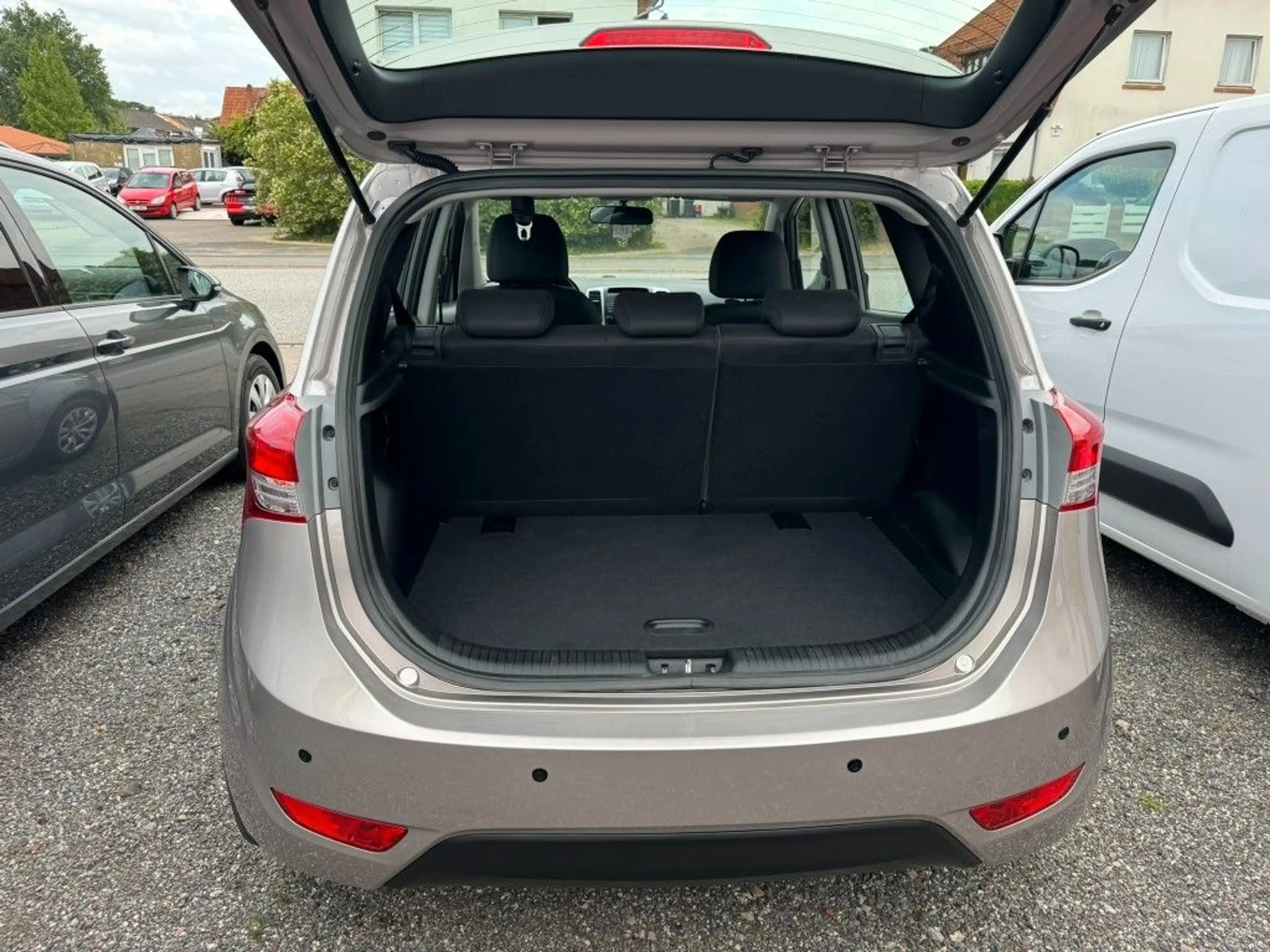 Hyundai iX20 Style Automatik / ALLWETTERREIFEN — photo 4