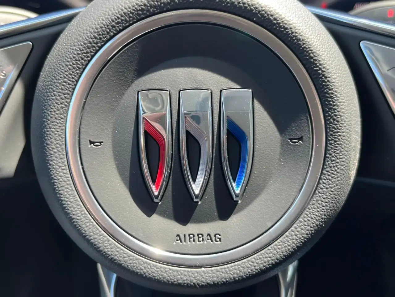 Buick Envision снимка Buick Envision