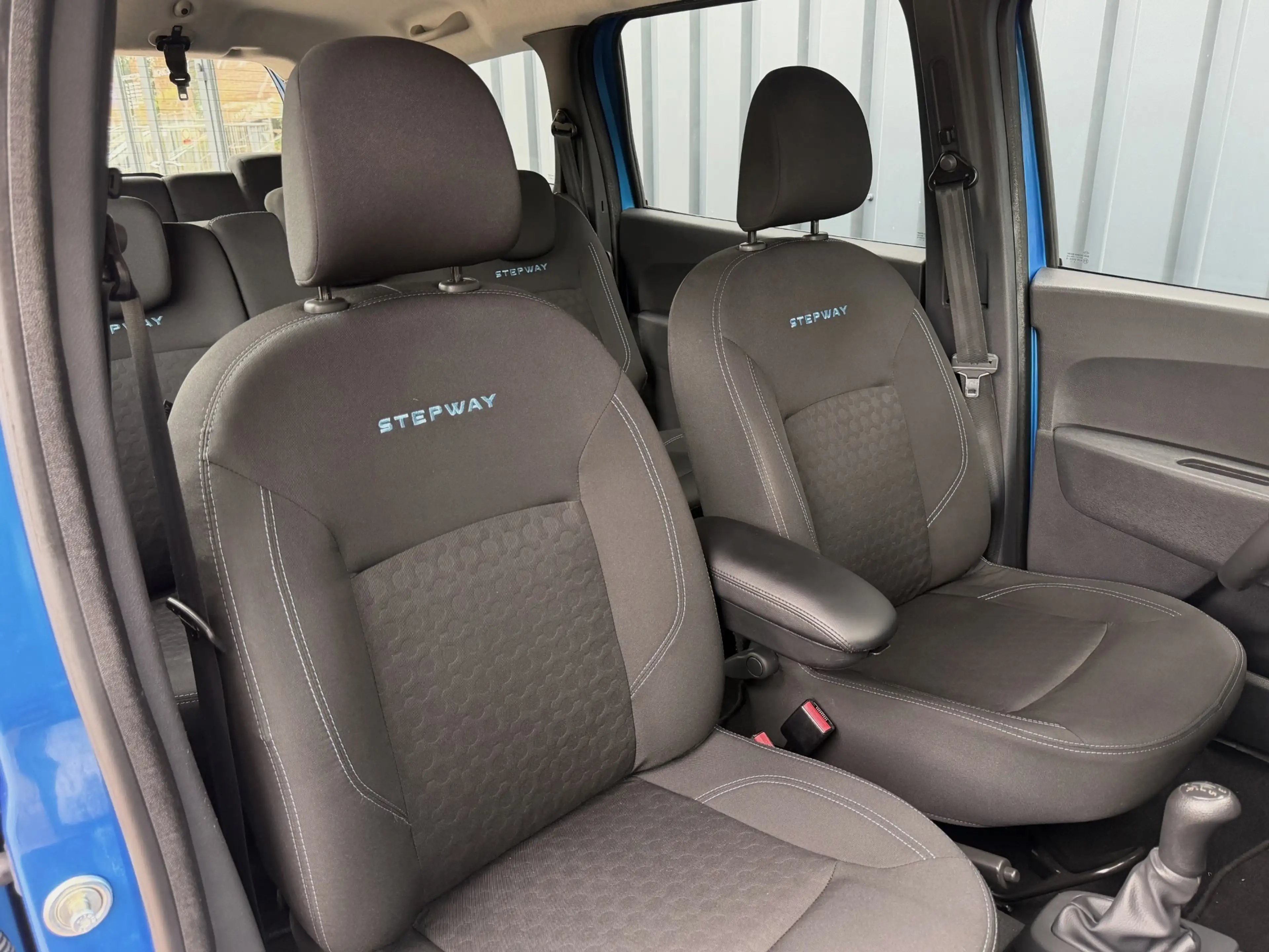 Dacia Lodgy 1.2 TCe Stepway 7-PERSOONS!/ONDERHOUDEN!/NW APK!/ — photo 14