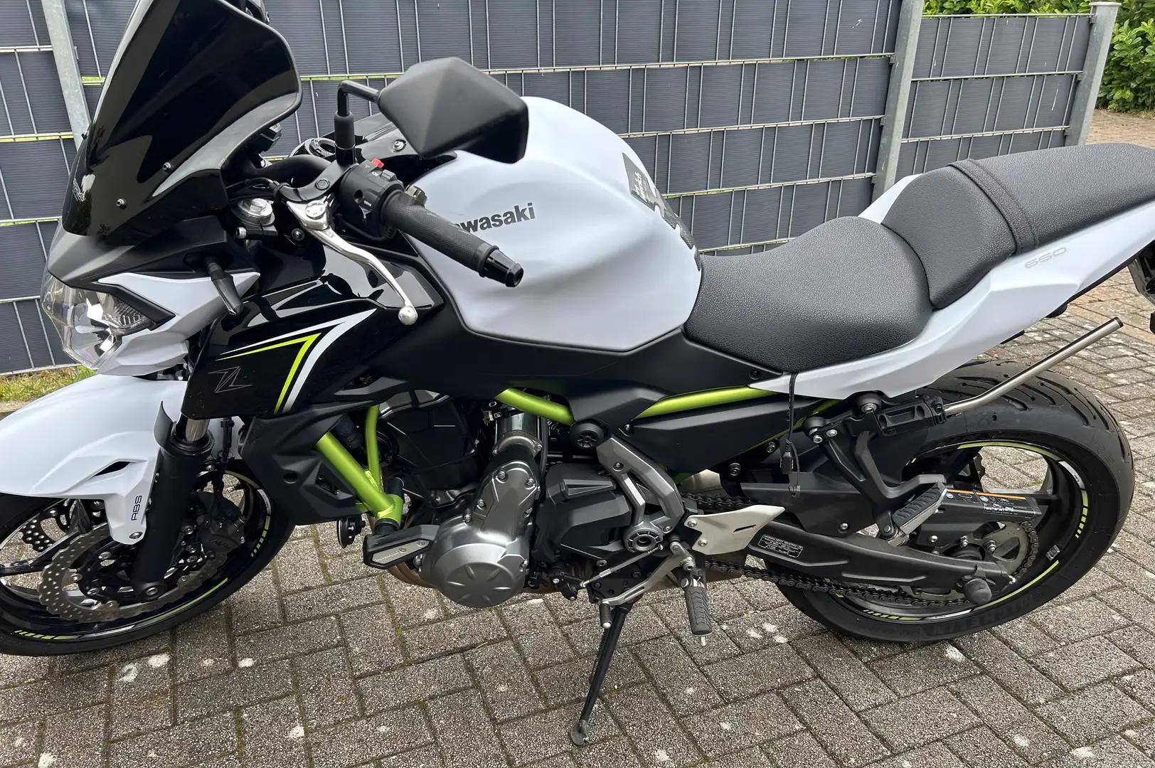 Kawasaki Z 650 Weiß - 1