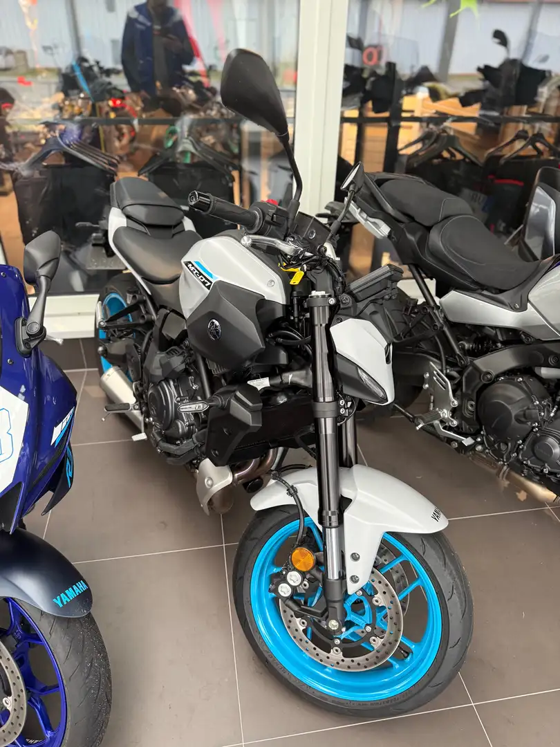 Yamaha MT-07 Y-AMT Silber - 1