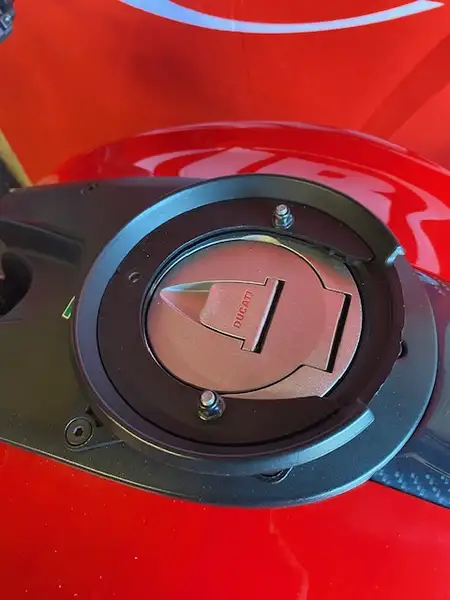 Ducati Monster 696 - foto 3