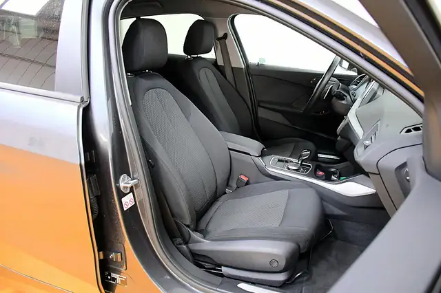 BMW 1 Series view 4