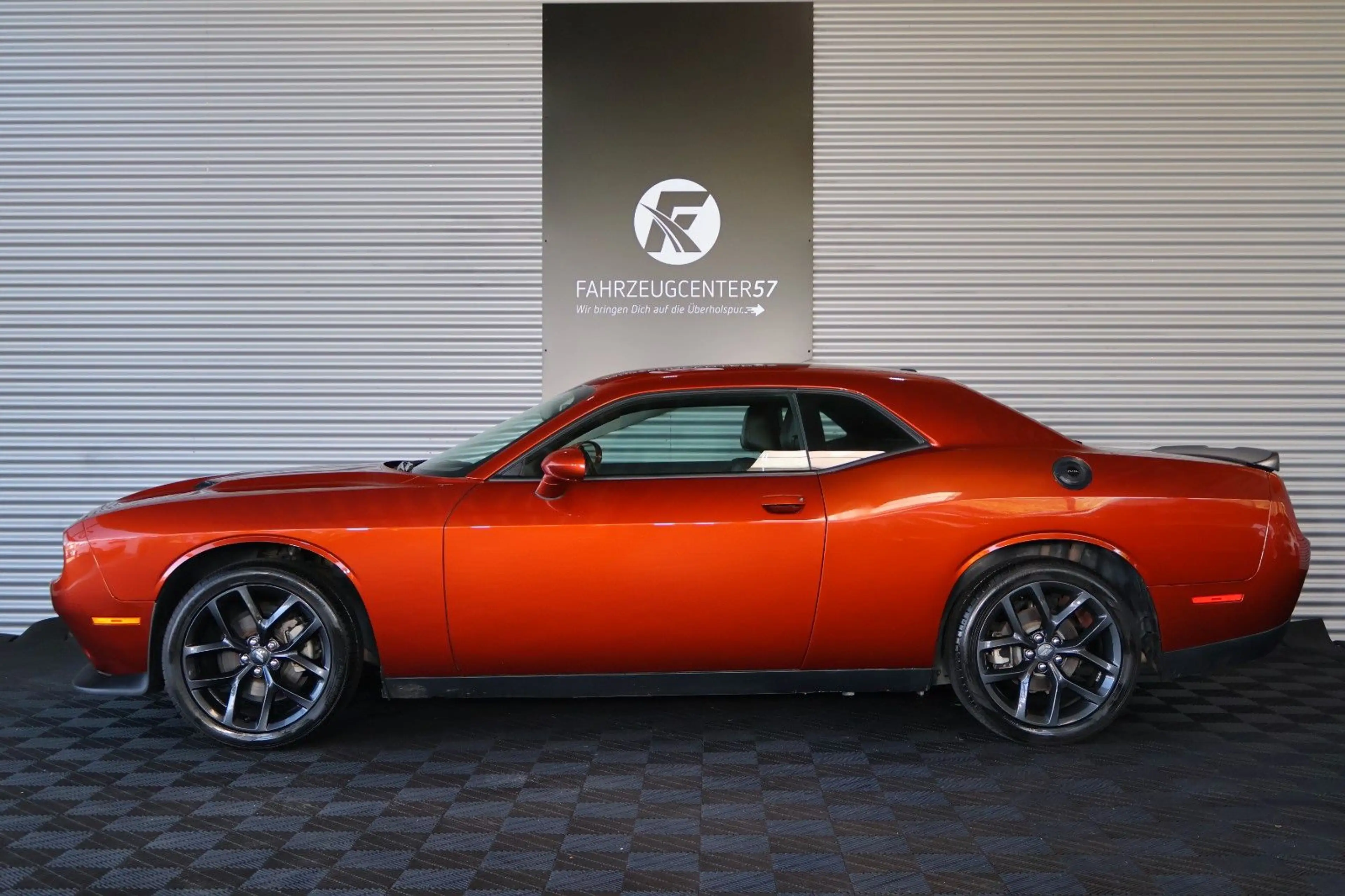 Dodge Challenger SXT 3.6L V6/PDC/NAVI/CARPLAY/KAMERA — photo 2