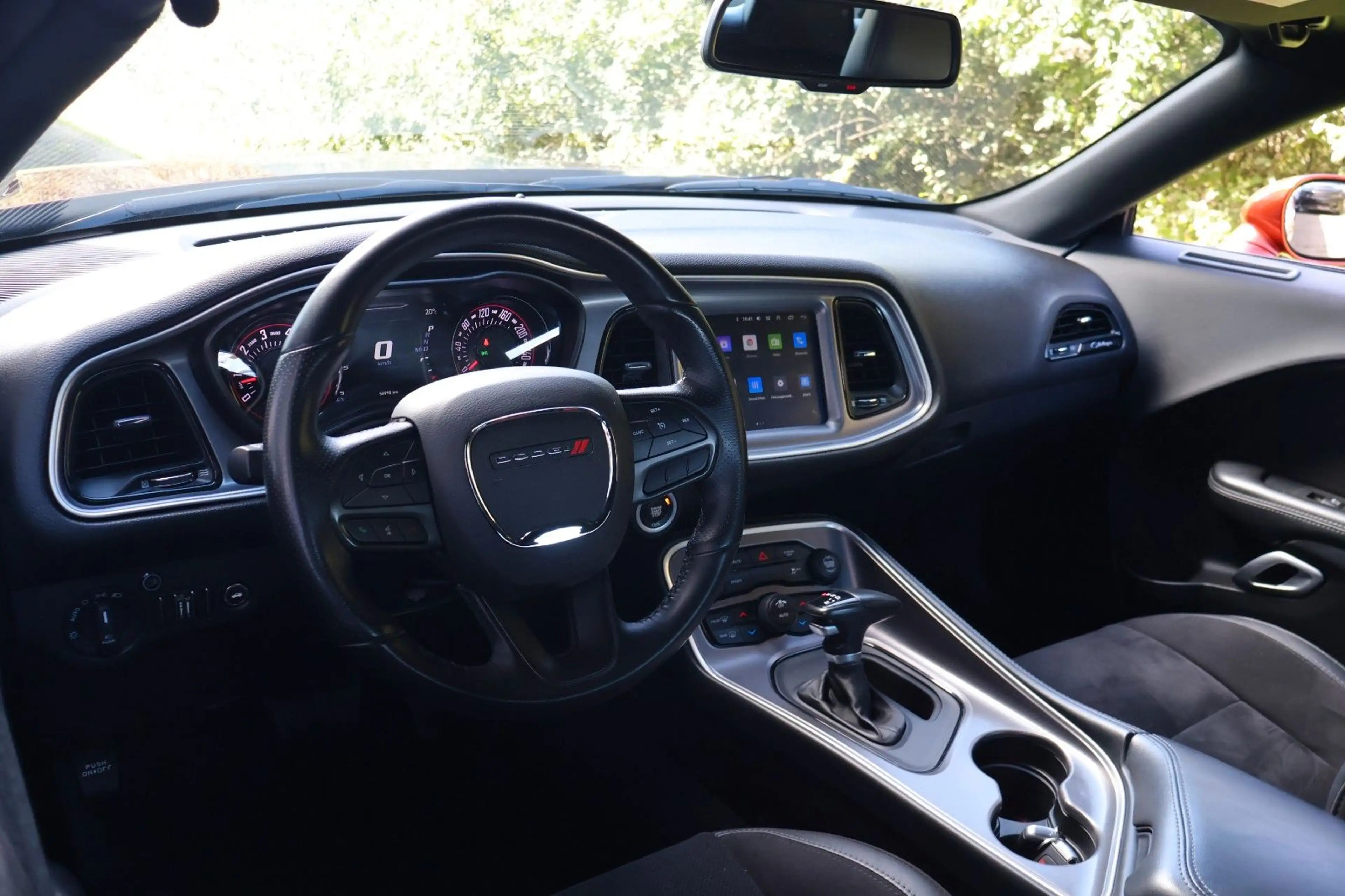 Dodge Challenger SXT 3.6L V6/PDC/NAVI/CARPLAY/KAMERA — photo 12