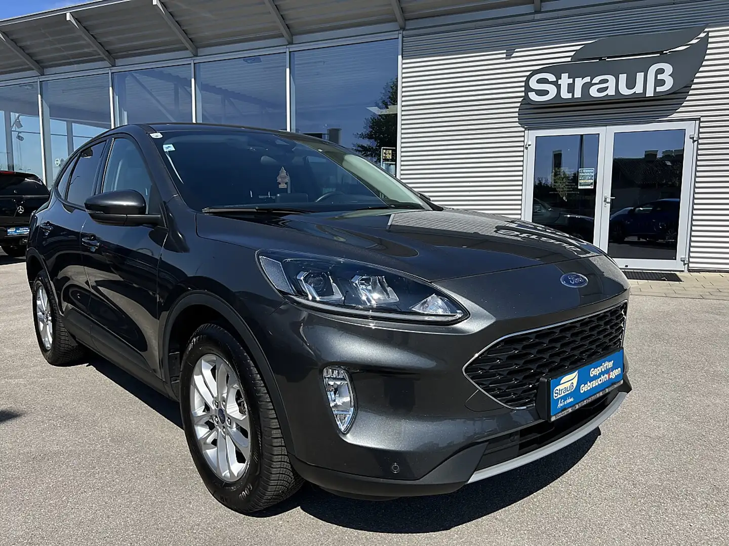 Ford Kuga 1,5 EcoBlue Cool & Connect Grau - 1